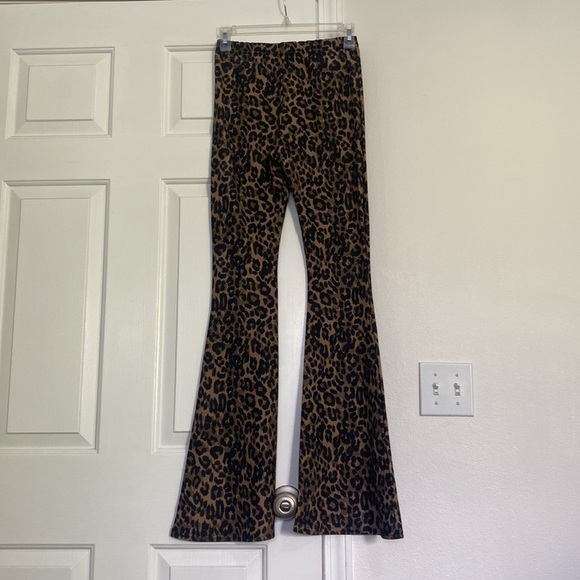 Nasty Gal fit and flare cheetah print leggings. - Picture 12 of 12